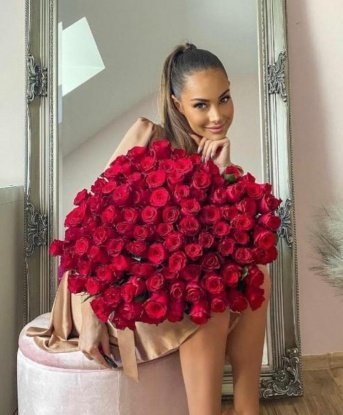 🌹 В Москве я живу уже несколько лет, и знаю все его тайны и уголки. 💋
У меня есть много возможностей, чтобы расслабиться и ублажить тебя по полной программе. Мои услуги включают классический секс, оральный секс, ролевые игры и многое другое. Ты можешь быть уверен, что со мной время проведете незабываемо. 💫
У меня есть отличные отзывы от моих клиентов, которые говорят о моей профессиональности и внимательности к деталям. 🌟 Доверься моим мягким рукам и я прокачаю тебя до самого небесного наслаждения. 🌈
Фото, которые ты видишь - настоящие и полностью отражают мою сексуальность и привлекательность. Я гарантирую, что ты не останешься равнодушным. 😉 Так что не стесняйся и позвони мне, чтобы попробовать настоящую страсть Москвы вместе со мной! 💋🔥 Ярославна